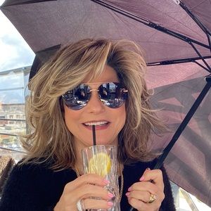 Meet your Posher, Debra